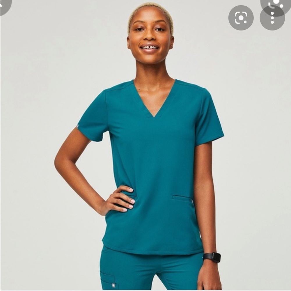 Figs scrub set in Pacific Blue